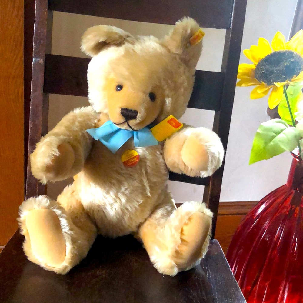 Vintage Steiff Bear    18 inches . Growler .  Fully jointed.